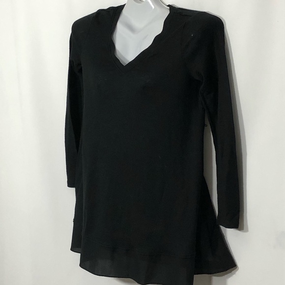 MOTHERHOOD MATERNITY top v neck chiffon hem - Picture 4 of 11